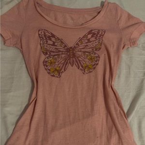 pink U neck butterfly shirt